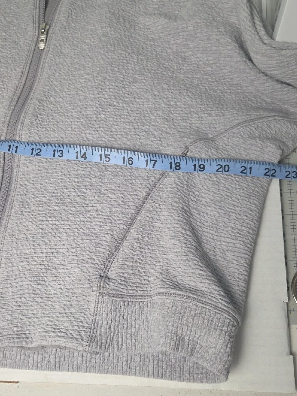 Lululemon Light Gray Women’s Zip-Up Jacket Size 12 - Picture 6 of 7